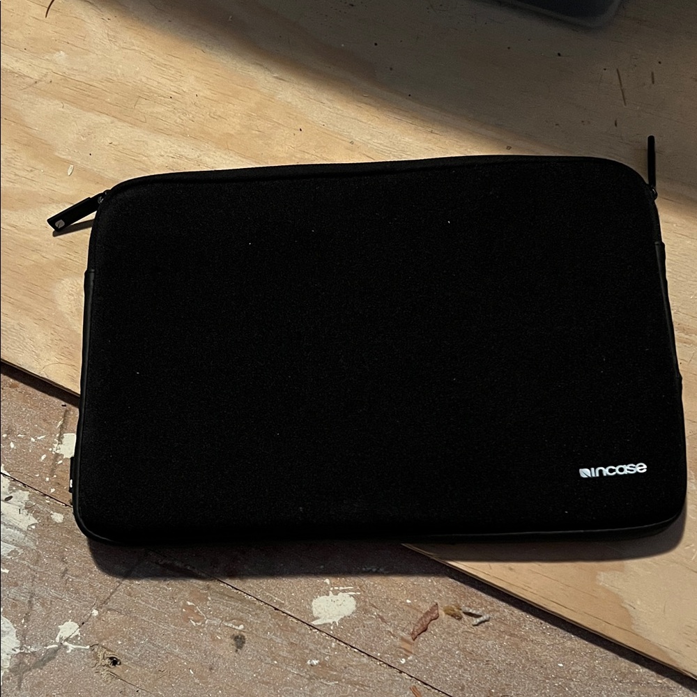 Incase Midnight Black Tablet Sleeve